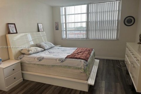 Copropriété à vendre à Miami, Floride: 1 chambre, 85.56 m2 № 1970428 - photo 10