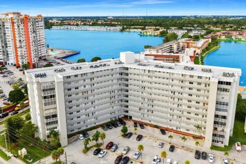 Copropriété à vendre à Miami, Floride: 1 chambre, 85.56 m2 № 1970428 - photo 13