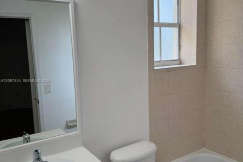 Townhouse in Cutler Bay, Florida 3 bedrooms, 135.54 sq.m. № 2392159 - photo 21