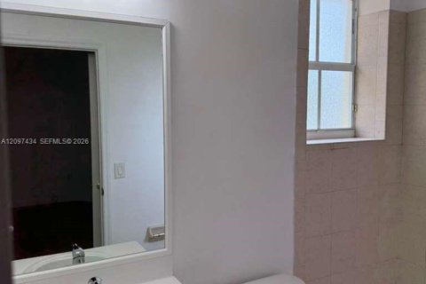Townhouse in Cutler Bay, Florida 3 bedrooms, 135.54 sq.m. № 2392159 - photo 22