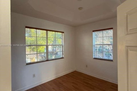 Townhouse in Cutler Bay, Florida 3 bedrooms, 135.54 sq.m. № 2392159 - photo 15