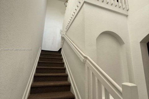 Townhouse in Cutler Bay, Florida 3 bedrooms, 135.54 sq.m. № 2392159 - photo 14