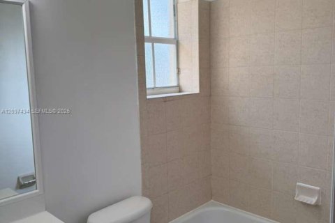 Townhouse in Cutler Bay, Florida 3 bedrooms, 135.54 sq.m. № 2392159 - photo 23