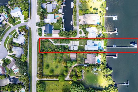Villa ou maison à vendre à Jupiter, Floride: 3 chambres, 305.28 m2 № 2270418 - photo 4