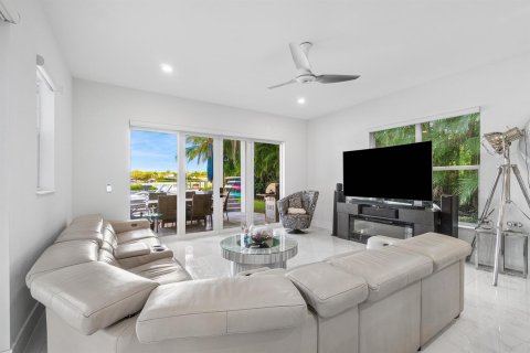 Villa ou maison à vendre à Jupiter, Floride: 3 chambres, 305.28 m2 № 2270418 - photo 19