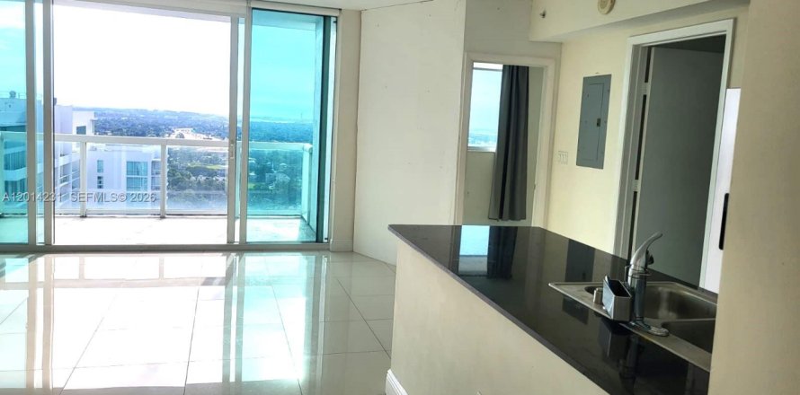 Condo à Miami, Floride, 1 chambre  № 2076563