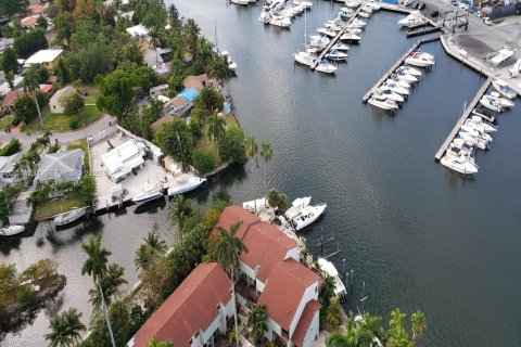 Copropriété à louer à Miami, Floride: 1 chambre, 86.86 m2 № 2076563 - photo 15