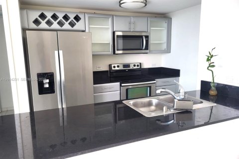 Copropriété à louer à Miami, Floride: 1 chambre, 86.86 m2 № 2076563 - photo 4