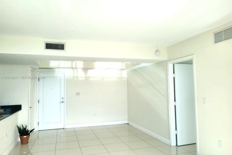 Copropriété à louer à Miami, Floride: 1 chambre, 86.86 m2 № 2076563 - photo 7