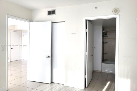 Copropriété à louer à Miami, Floride: 1 chambre, 86.86 m2 № 2076563 - photo 8