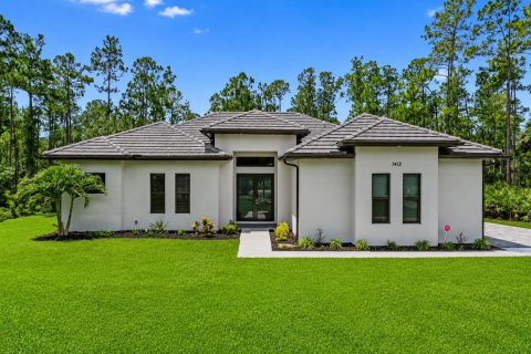 House in Naples, Florida 3 bedrooms, 184.6 sq.m. № 2268827