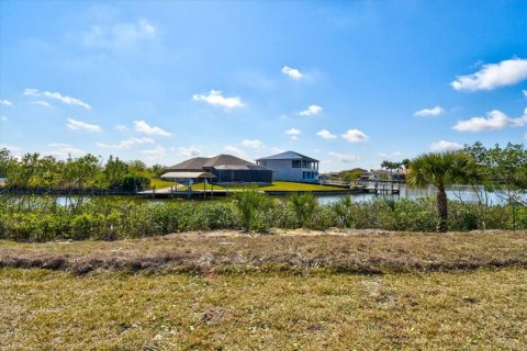 Casa en venta en Port Charlotte, Florida, 4 dormitorios, 216.28 m2 № 2118294 - foto 28