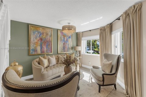 Townhouse in Pembroke Pines, Florida 3 bedrooms, 136.38 sq.m. № 1953918 - photo 2