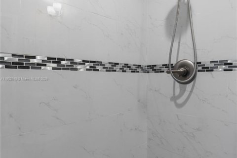 Townhouse in Pembroke Pines, Florida 3 bedrooms, 136.38 sq.m. № 1953918 - photo 22