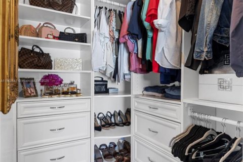 Townhouse in Pembroke Pines, Florida 3 bedrooms, 136.38 sq.m. № 1953918 - photo 16