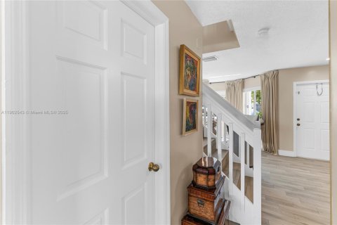 Townhouse in Pembroke Pines, Florida 3 bedrooms, 136.38 sq.m. № 1953918 - photo 4