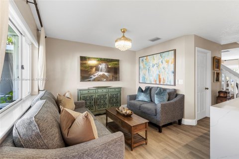 Townhouse in Pembroke Pines, Florida 3 bedrooms, 136.38 sq.m. № 1953918 - photo 28