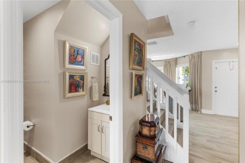 Townhouse in Pembroke Pines, Florida 3 bedrooms, 136.38 sq.m. № 1953918 - photo 5