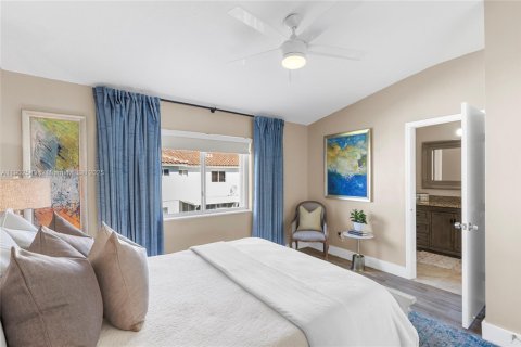 Townhouse in Pembroke Pines, Florida 3 bedrooms, 136.38 sq.m. № 1953918 - photo 11