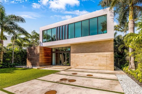 House in Golden Beach, Florida 8 bedrooms, 606.56 sq.m. № 1691195 - photo 5