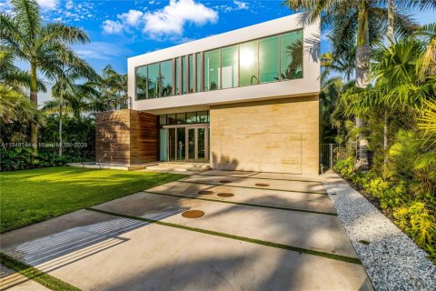 House in Golden Beach, Florida 8 bedrooms, 606.56 sq.m. № 1691195 - photo 4