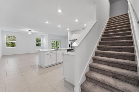 Снять в аренду таунхаус в Ленд-о-Лейкс, Флорида 3 спальни, 215.44м2, № 2115279 - фото 16