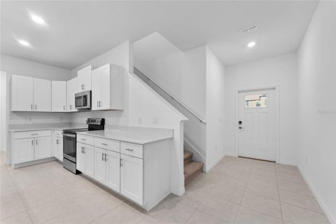 Снять в аренду таунхаус в Ленд-о-Лейкс, Флорида 3 спальни, 215.44м2, № 2115279 - фото 4