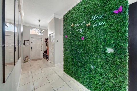House in Pembroke Pines, Florida 4 bedrooms, 190.82 sq.m. № 2087023 - photo 6