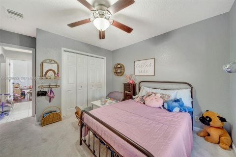 House in Pembroke Pines, Florida 4 bedrooms, 190.82 sq.m. № 2087023 - photo 23