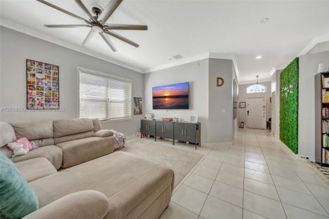 House in Pembroke Pines, Florida 4 bedrooms, 190.82 sq.m. № 2087023 - photo 4