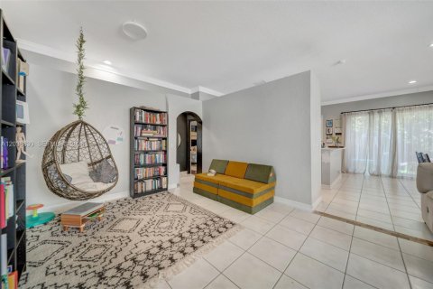 House in Pembroke Pines, Florida 4 bedrooms, 190.82 sq.m. № 2087023 - photo 10