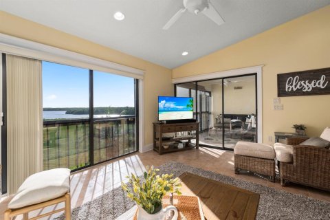Condo in St. Lucie, Florida, 2 bedrooms № 2146981 - photo 28