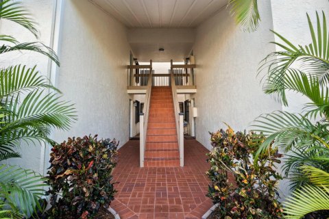 Condo in St. Lucie, Florida, 2 bedrooms № 2146981 - photo 12