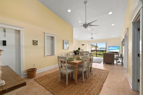 Condo in St. Lucie, Florida, 2 bedrooms № 2146981 - photo 15