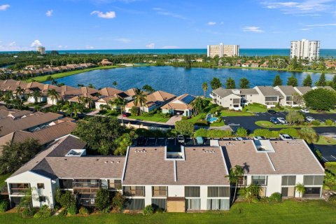 Condo in St. Lucie, Florida, 2 bedrooms № 2146981 - photo 3