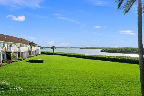 Condo in St. Lucie, Florida, 2 bedrooms № 2146981 - photo 24