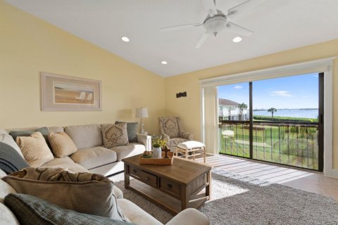 Condo in St. Lucie, Florida, 2 bedrooms № 2146981 - photo 27