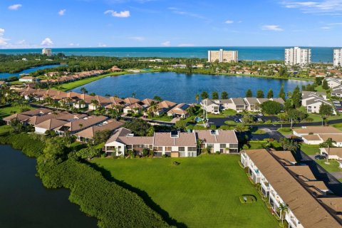 Condo in St. Lucie, Florida, 2 bedrooms № 2146981 - photo 4