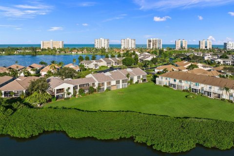 Condo in St. Lucie, Florida, 2 bedrooms № 2146981 - photo 5