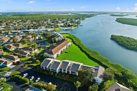 Condo in St. Lucie, Florida, 2 bedrooms № 2146981 - photo 8