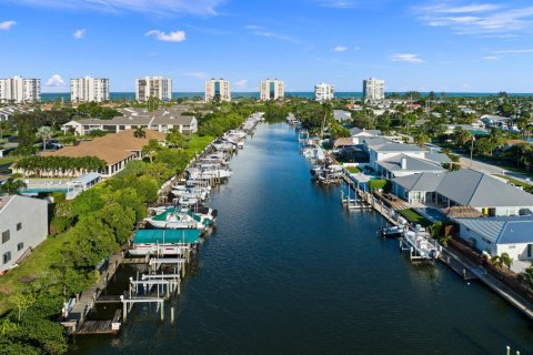 Condo in St. Lucie, Florida, 2 bedrooms № 2146981 - photo 6