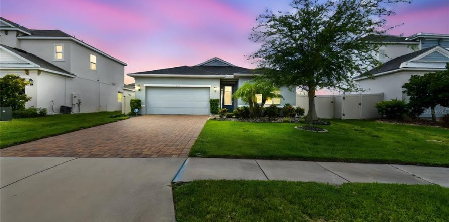 House in Tarpon Springs, Florida 3 bedrooms, 155.33 sq.m. № 1751732