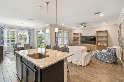House in Tarpon Springs, Florida 3 bedrooms, 155.33 sq.m. № 1751732 - photo 8