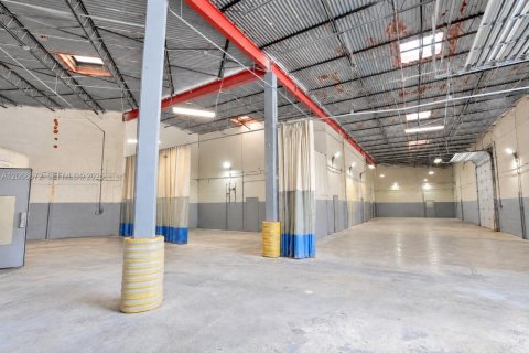 Immobilier commercial à vendre à North Miami, Floride № 2339864 - photo 15