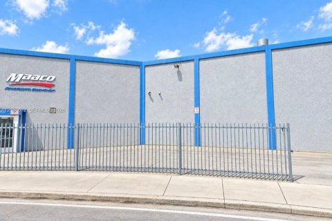 Immobilier commercial à vendre à North Miami, Floride № 2339864 - photo 2