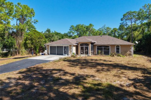 Villa ou maison à vendre à Naples, Floride: 3 chambres, 174.75 m2 № 1965361 - photo 1