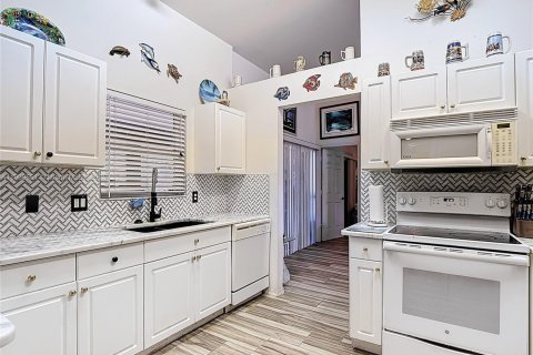 Villa ou maison à vendre à Naples, Floride: 3 chambres, 174.75 m2 № 1965361 - photo 6