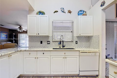 Villa ou maison à vendre à Naples, Floride: 3 chambres, 174.75 m2 № 1965361 - photo 12