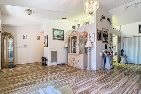 Villa ou maison à vendre à Naples, Floride: 3 chambres, 174.75 m2 № 1965361 - photo 5