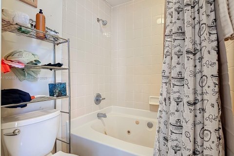 Villa ou maison à vendre à Naples, Floride: 3 chambres, 174.75 m2 № 1965361 - photo 21